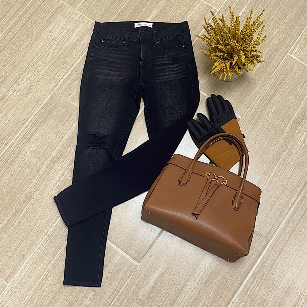 GAP - True Skinny distressed jeans size 26 regular